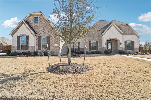 property at 901 Bluebonnet Dr