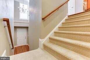 16069 Pitner St in Haymarket, VA - Building Photo