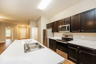 73 Evaro Dr in Port Charlotte, FL - Foto de edificio - Building Photo