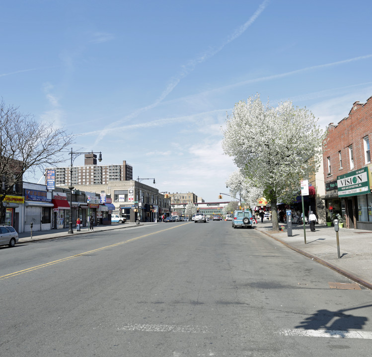 2707 Barnes in Bronx, NY - Building Photo