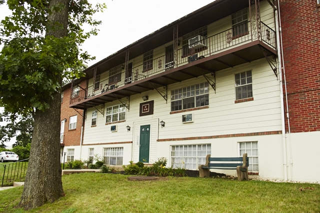 Colonial Gardens in Morrisville, PA - Building Photo - Building Photo