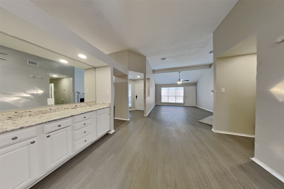 2007 Barronett Bend in Sugar Land, TX - Foto de edificio