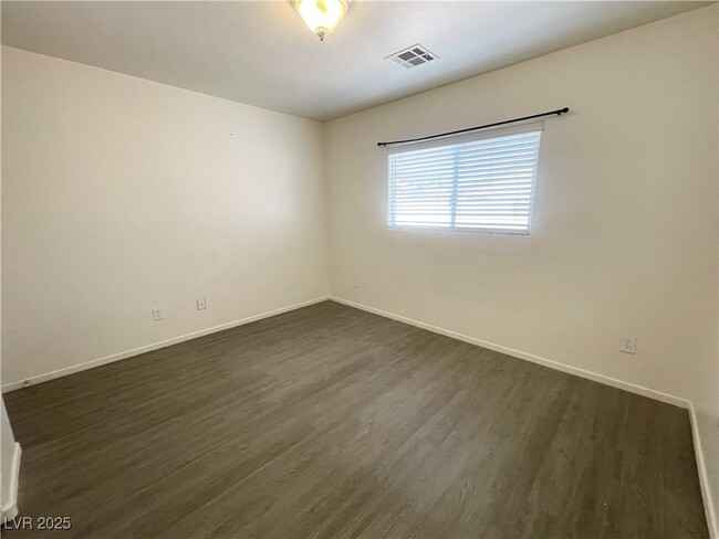 property at 1836 N Luna Alegre St
