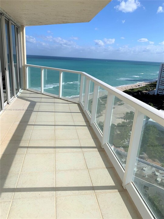 7330 Ocean Ter, Unit 21-C in Miami Beach, FL - Building Photo