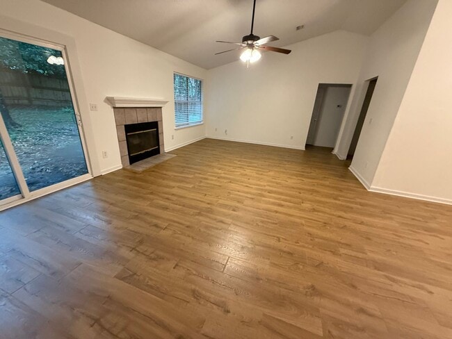 1813 Log Ridge Trail in Tallahassee, FL - Building Photo - Building Photo