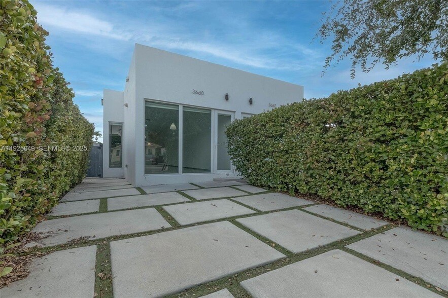 3660 SW 24th Ter in Miami, FL - Foto de edificio