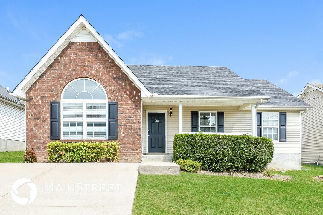 1018 Cheryl Ln in La Vergne, TN - Foto de edificio
