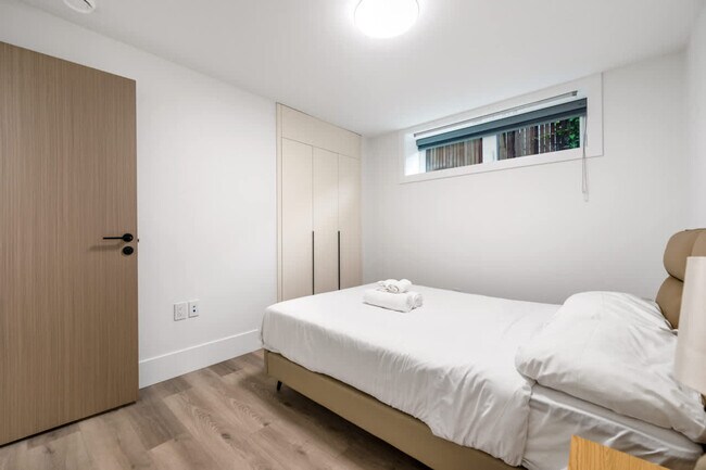 3586 W 42nd Ave in Vancouver, BC - Building Photo - Building Photo