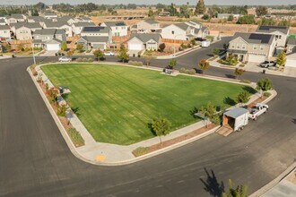 145 E Taylor Ave in Visalia, CA - Building Photo - Building Photo