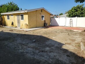 11630 207th St in Lakewood, CA - Building Photo - Building Photo