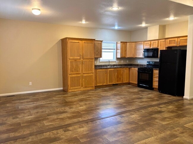 350 Lee Ave in Bullhead City, AZ - Building Photo - Building Photo