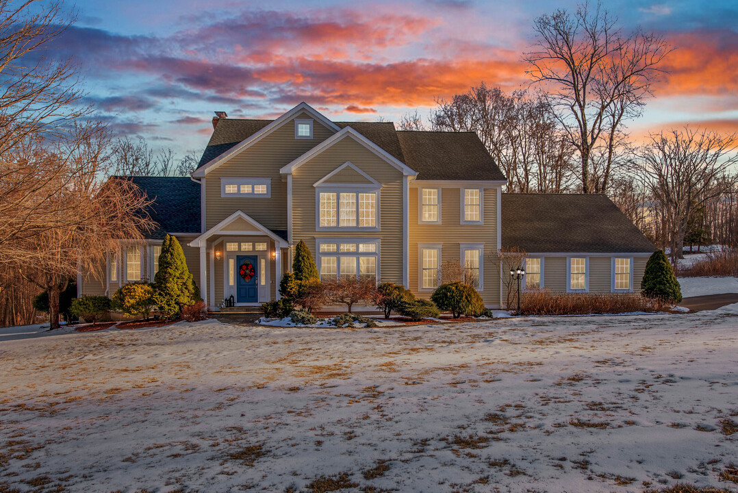 64 Charolais Way in Burlington, CT - Building Photo