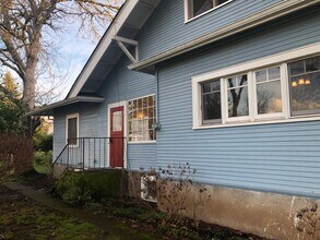 2959 River Rd in Eugene, OR - Building Photo - Building Photo