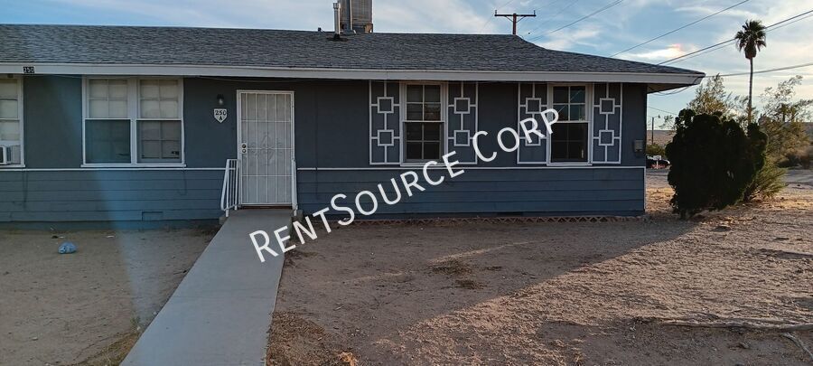 250 Juniper St in Barstow, CA - Building Photo