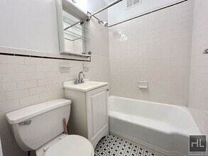 2 AVENUE in New York, NY - Building Photo - Building Photo