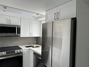 1333 E Hallandale Beach Blvd in Hallandale Beach, FL - Building Photo - Building Photo