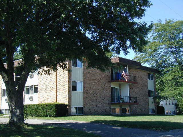 1832 Winton Ave in Kalamazoo, MI - Foto de edificio