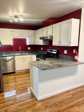 617 King Arthur Cir in Anchorage, AK - Building Photo - Building Photo