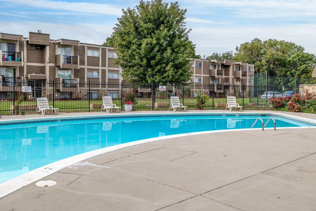 Twin Rivers Apartments in Wichita, KS - Building Photo