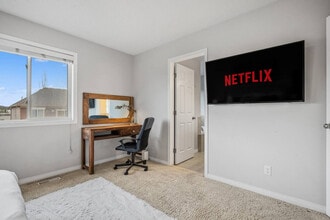 724 Windridge Rd SW in Airdrie, AB - Building Photo - Building Photo