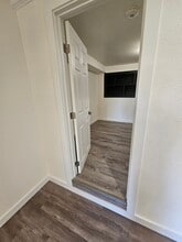 9411 Castlewood St in Oakland, CA - Foto de edificio - Building Photo
