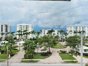 1200 Gulf Shore Blvd N in Naples, FL - Building Photo - Building Photo