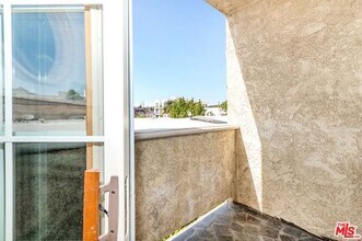 1665 Federal Ave in Los Angeles, CA - Building Photo - Building Photo