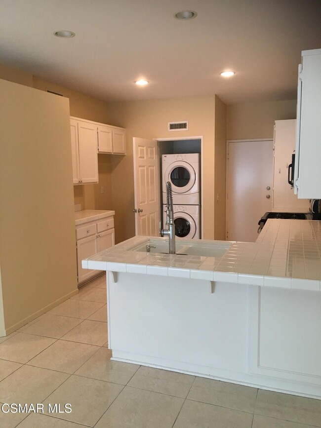 11623 Countrysprings Ct in Moorpark, CA - Building Photo - Building Photo