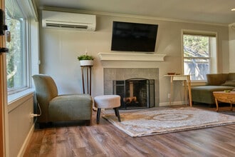 9734 Dibble Ave NW in Seattle, WA - Building Photo - Building Photo