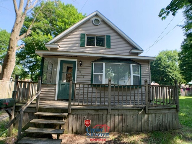 property at 1013 Sycamore St