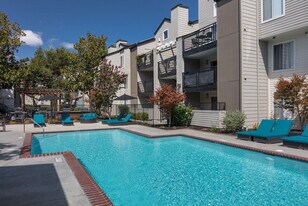Windsor Ridge in Sunnyvale, CA - Building Photo