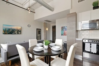 500 S Ervay St in Dallas, TX - Foto de edificio - Building Photo