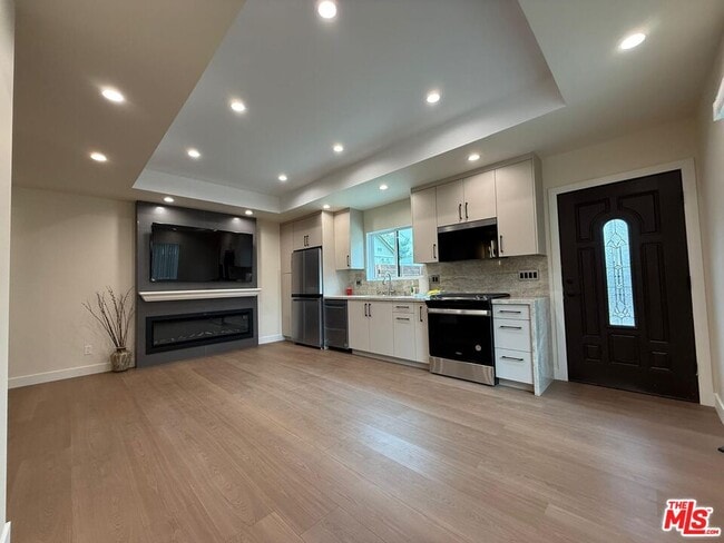 18242 Rayen St in Los Angeles, CA - Building Photo - Building Photo