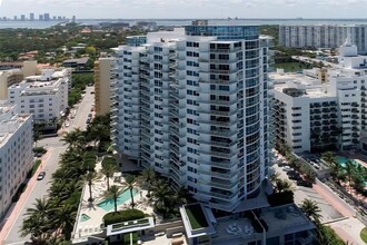 3801 Collins Ave, Unit 144 in Miami Beach, FL - Foto de edificio - Building Photo