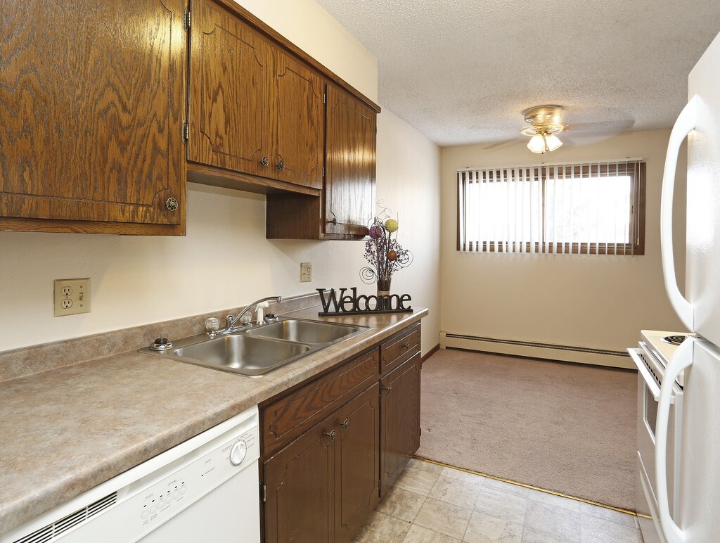 Driftwood Apartments St. Cloud, MN Apartments