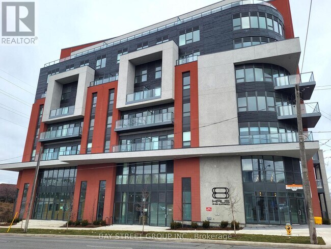 2433 Dufferin St in Toronto, ON - Building Photo - Building Photo