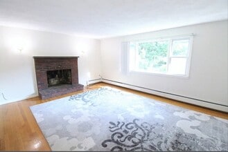 1185 Boylston St, Unit 2 in Newton, MA - Building Photo - Building Photo