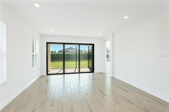 10073 Morning Mist Ln in Sarasota, FL - Foto de edificio - Building Photo