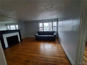 367 Warwick Ave in Buffalo, NY - Building Photo - Building Photo