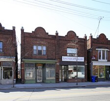 1611 Dupont St in Toronto, ON - Building Photo