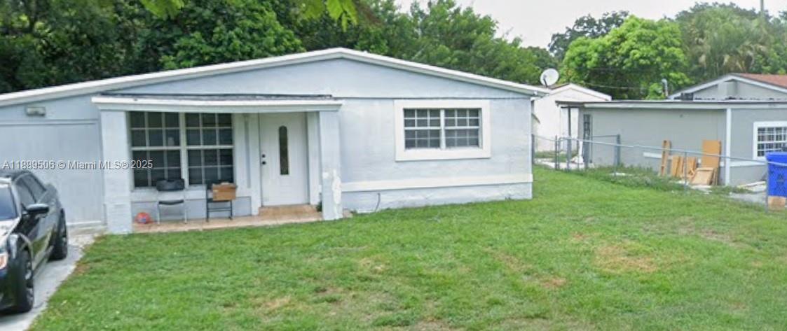 5737 Simms St in Hollywood, FL - Building Photo