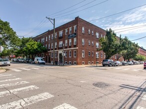 Campus Apartments in Philadelphia, PA - Building Photo - Building Photo