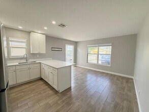 1001 W 9th St in Riviera Beach, FL - Building Photo - Building Photo