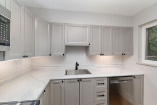 3519 Linwood Ave in Cincinnati, OH - Building Photo