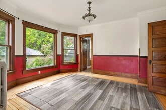 2306 Washington St in Two Rivers, WI - Building Photo - Building Photo