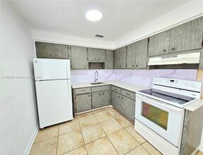 3770 SW 59th Ave in Davie, FL - Building Photo - Building Photo