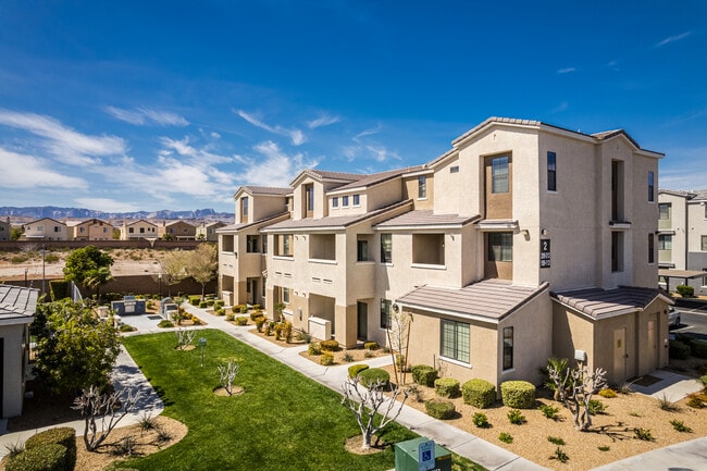 EVERETT APARTMENT HOMES in Las Vegas, NV - Foto de edificio - Building Photo