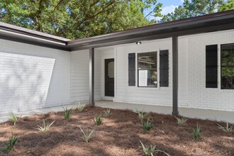 5257 Rowe Trail in Milton, FL - Foto de edificio - Building Photo