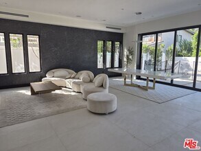 5299 1/2 Crebs Ave in Los Angeles, CA - Building Photo - Building Photo