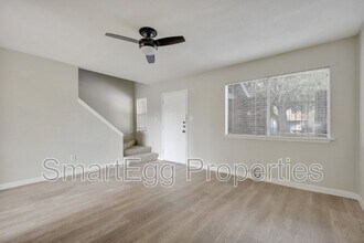 5905 Little Creek Trail in Austin, TX - Building Photo - Building Photo